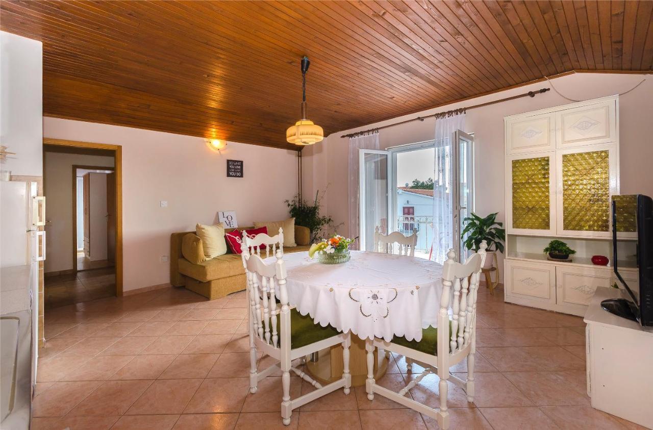 Apartment And Rooms Ema Водице Экстерьер фото