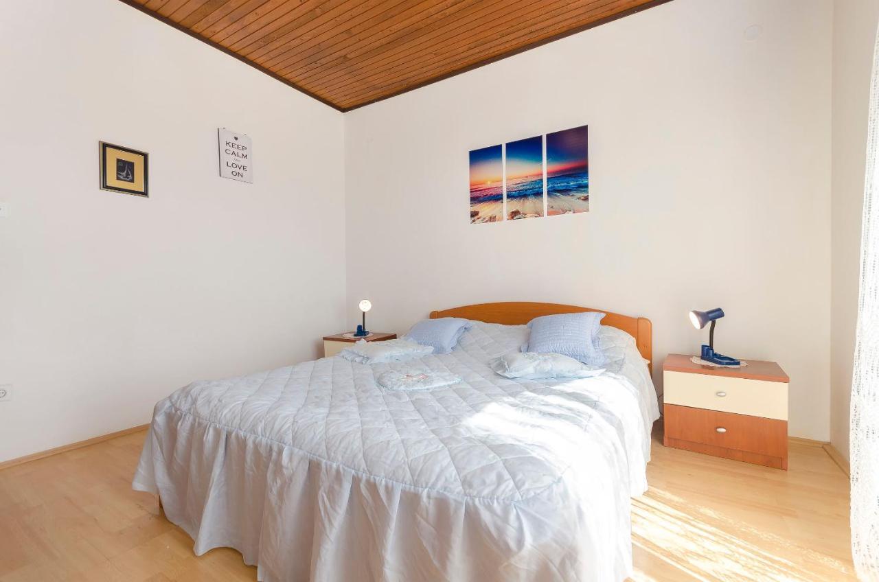 Apartment And Rooms Ema Водице Экстерьер фото