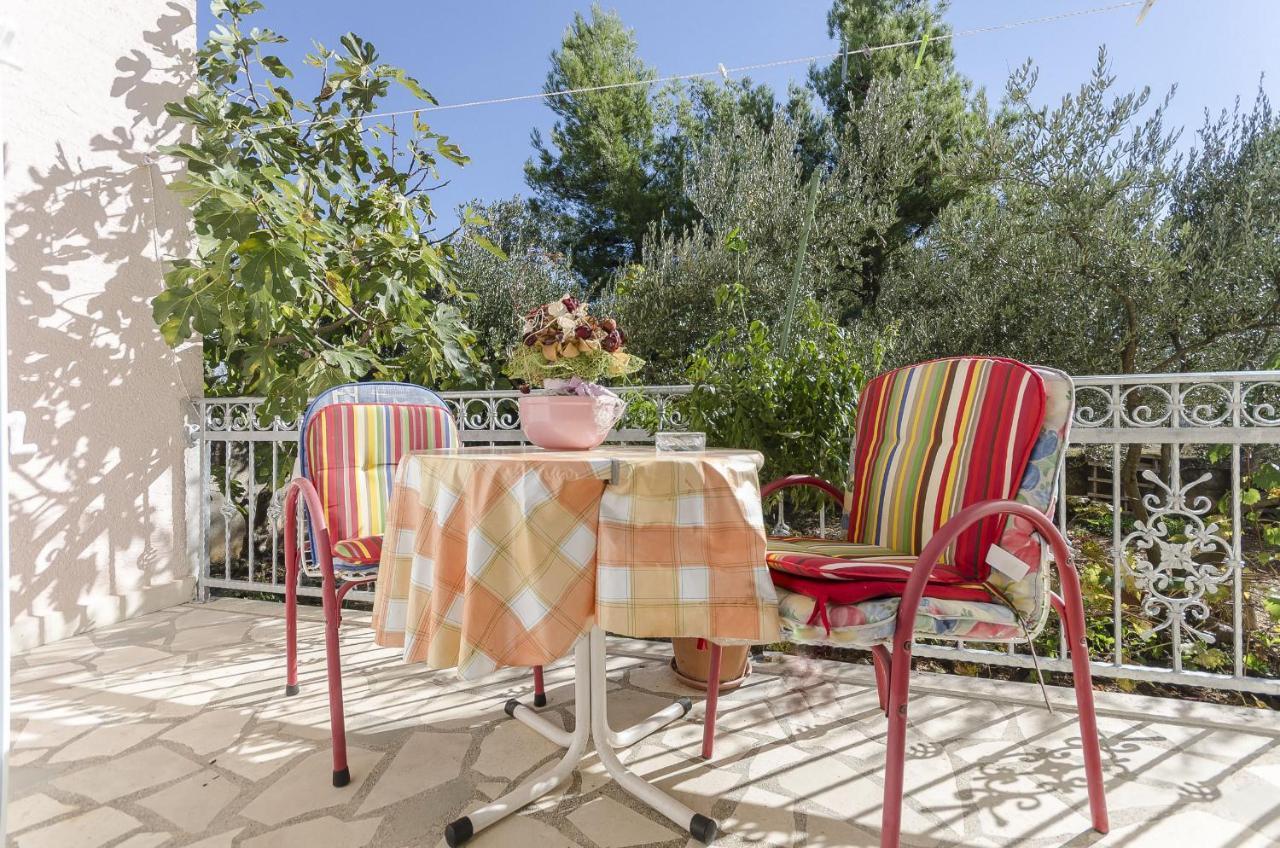 Apartment And Rooms Ema Водице Экстерьер фото